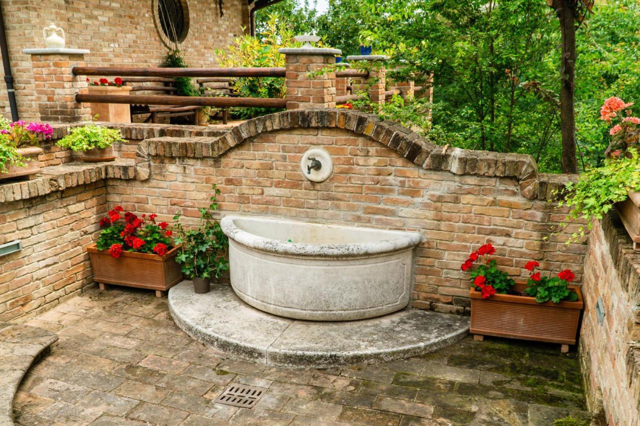 Agriturismo Relais "Il Bricco" Nizza Monferrato Exterior foto