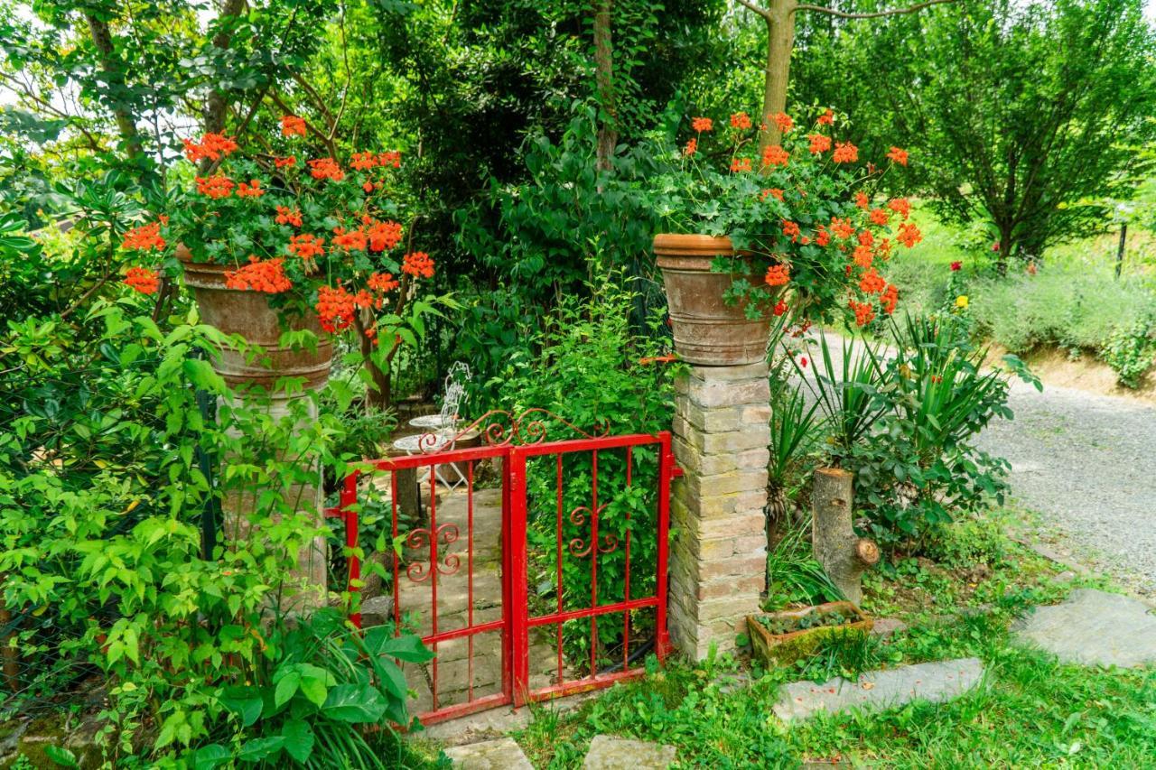 Agriturismo Relais "Il Bricco" Nizza Monferrato Exterior foto