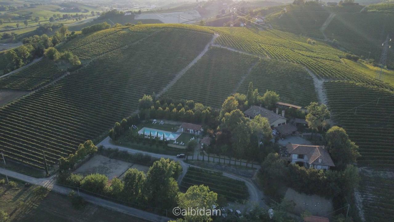 Agriturismo Relais "Il Bricco" Nizza Monferrato Exterior foto
