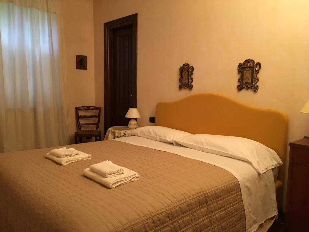 Agriturismo Relais "Il Bricco" Nizza Monferrato Exterior foto