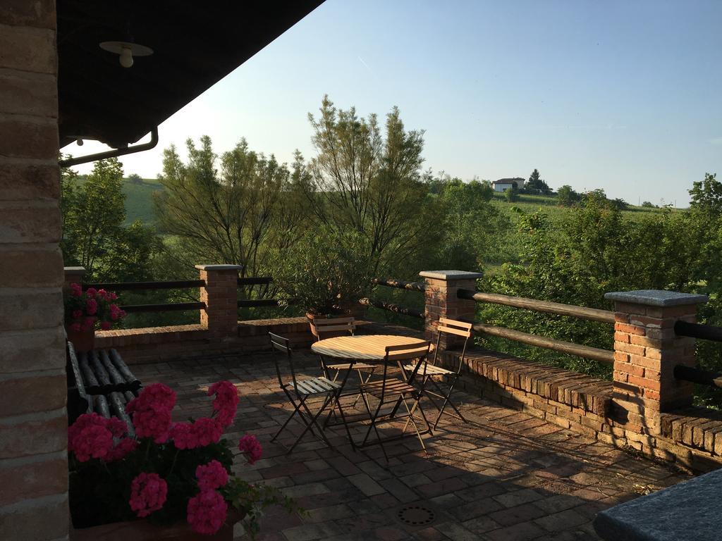 Agriturismo Relais "Il Bricco" Nizza Monferrato Exterior foto