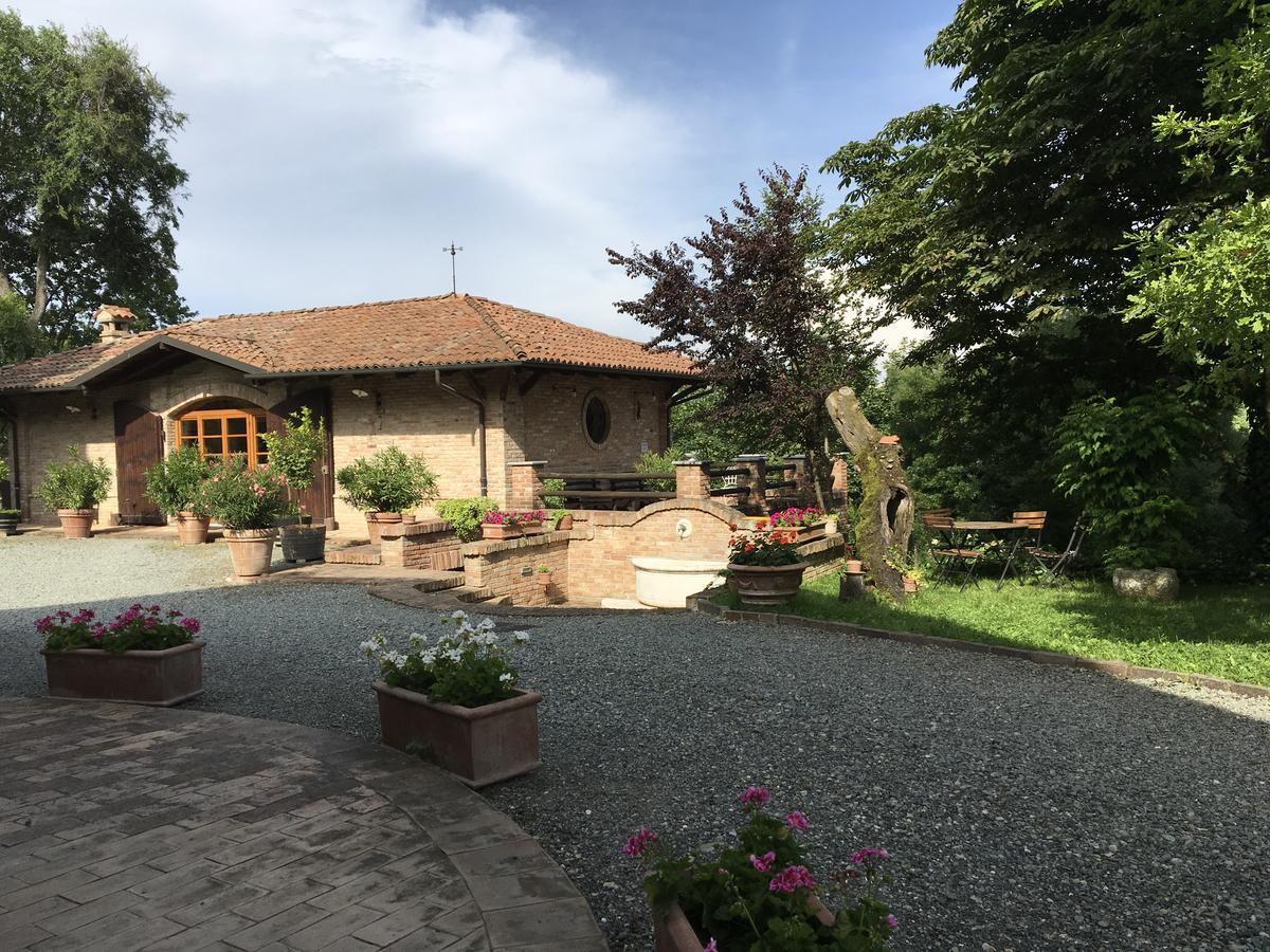 Agriturismo Relais "Il Bricco" Nizza Monferrato Exterior foto