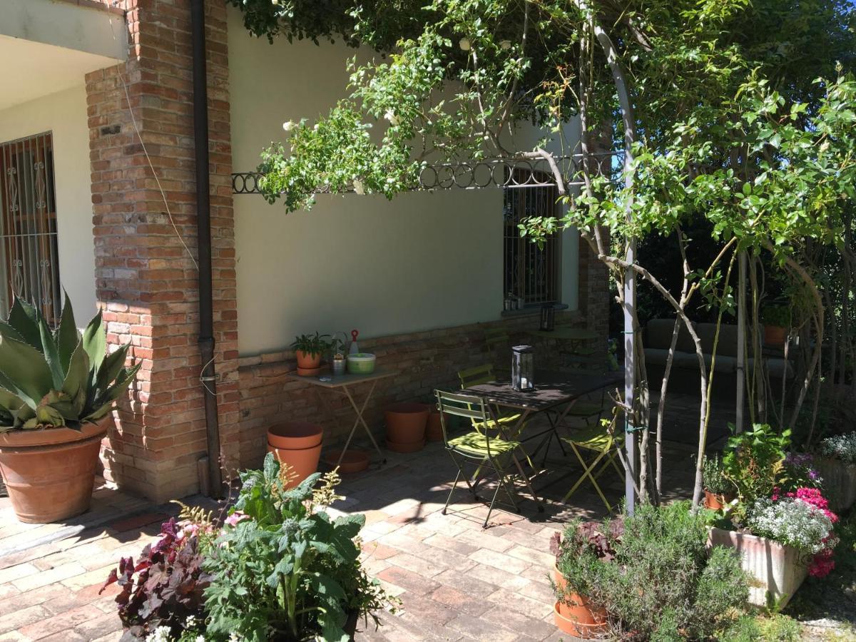 Agriturismo Relais "Il Bricco" Nizza Monferrato Exterior foto